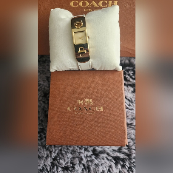 Coach Watch - Picture 2 of 7